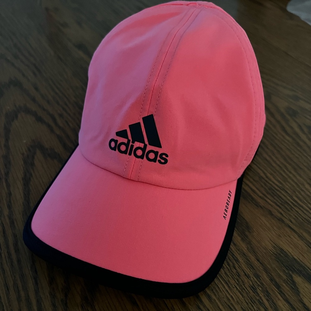 Brand new adidas mens hat. Never worn.